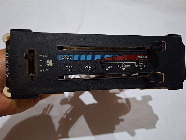 F1000 1993_97 Painel comando do ventilador e ar condicionado