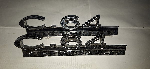 Caminhão Chevrolet C64 - Par de emblema do paralamas original