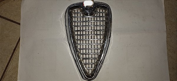 Alfa Romeo FNM JK Gilulia - Emblema escudo coração da grade a restaura