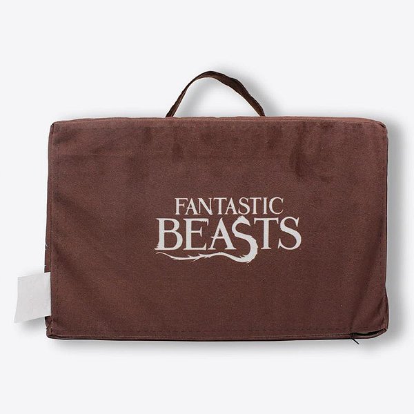 ALMOFADA FORMATO MALA NEWT SCAMANDER  Ean :7908011772639