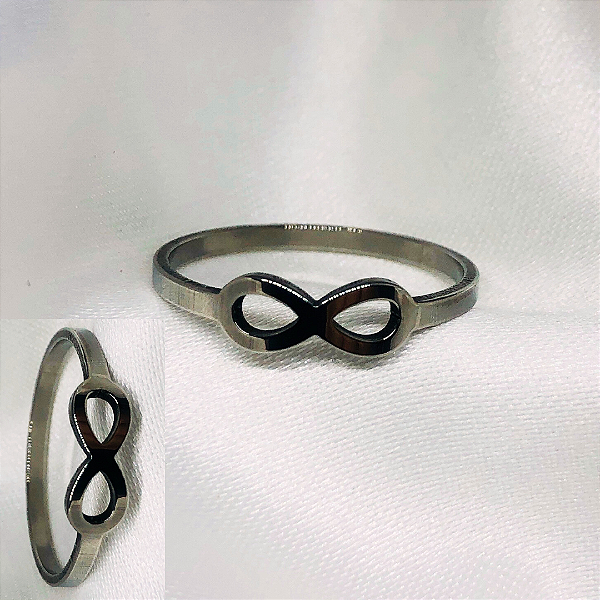 Anel Infinito Prateado em Aço Inox. Cód.: 0023P