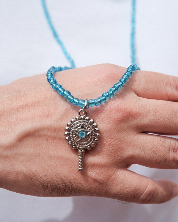 Colar de Miçangas de Iemanjá com Pingente Espelho Prateado – 40 cm