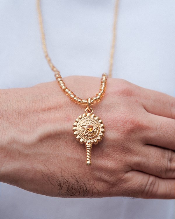 Colar de Miçangas de Oxum Dourado com Pingente Abebé com Strass – 40 cm