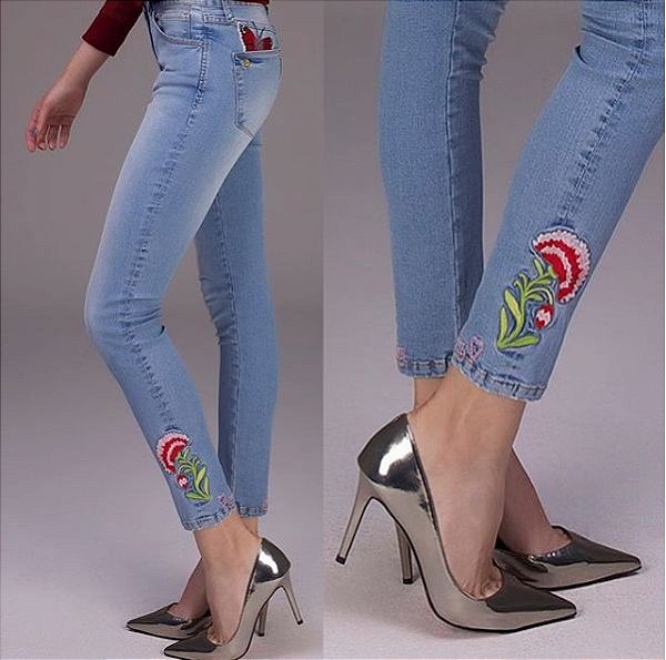 Calça Feminina Jeanseria Cos Alto Bordada Jeans