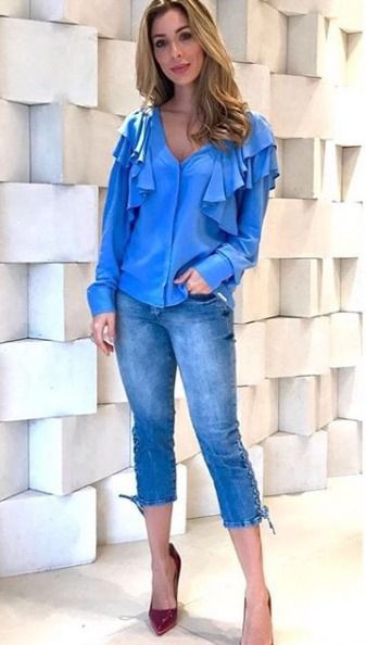 Camisa Feminina Jeanseria com babados no ombro Azul