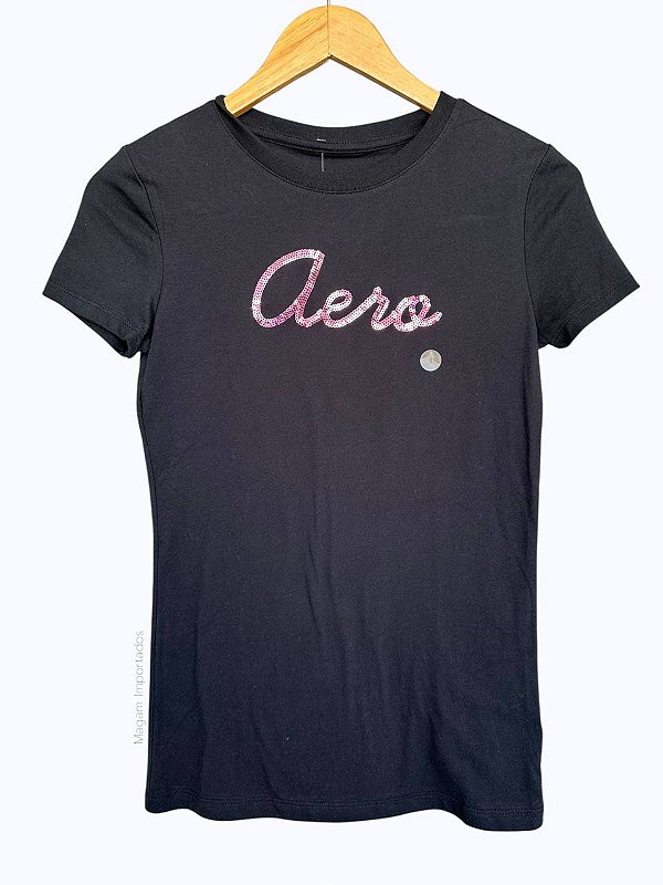 Camiseta Feminina com Estampa “Aero” Texturizada, Preta, Aeropostale