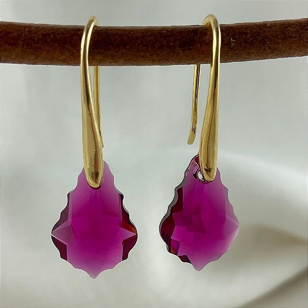 Brincos com cristal austríaco , cor rubi .
