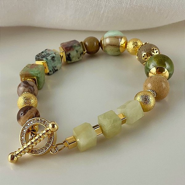 Pulseira turquesa, água marinha, jade e jaspe. Peça única.
