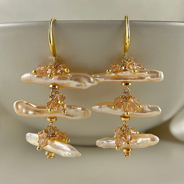 Brincos Corallo di Conca ( pérolas Biwa )