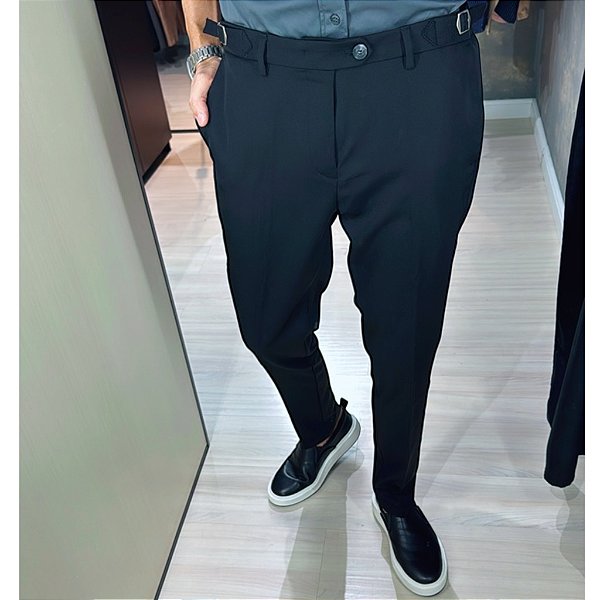 Calça Alfaiataria Slim Black com Ajuste na Lateral Manual