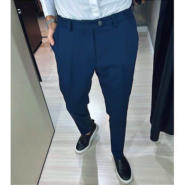 Calça Alfaiataria Slim Azul Marinho com Ajuste na Lateral Manual