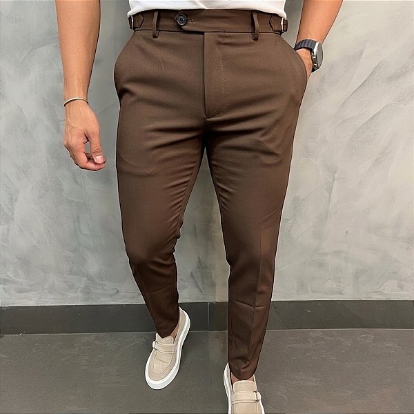 Calça Alfaiataria Slim Marrom Café com Ajuste na Lateral Manual