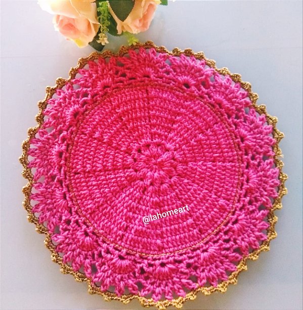 Sousplat de crochê- Pink com dourado- Jardim