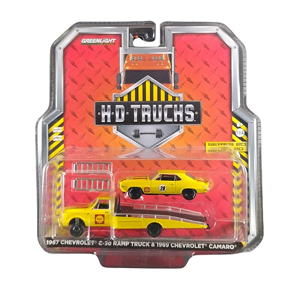Miniatura 1:64 Greenlight C-30 Ramp Truck e Camaro