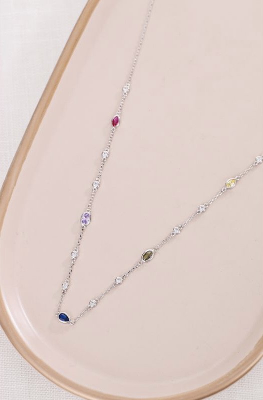 Colar intercalado com  zircônias e navete gota e oval