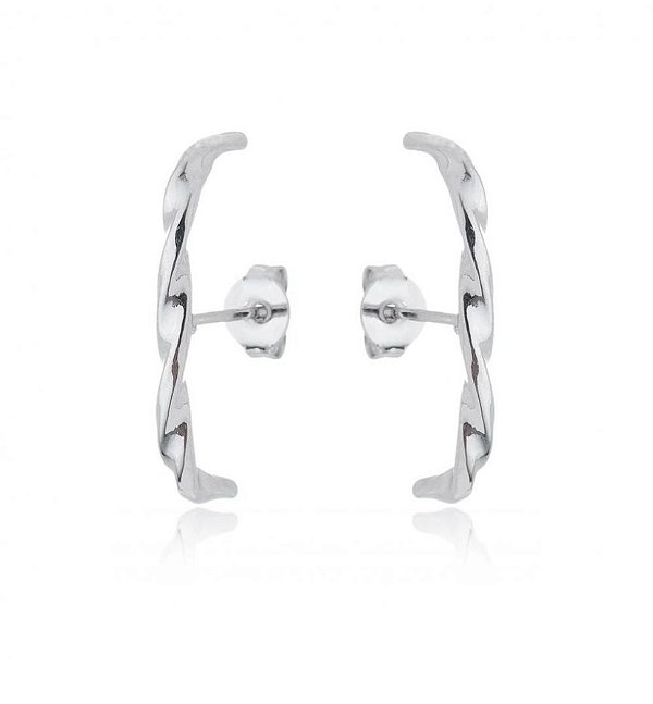Brinco ear hook torcido de prata