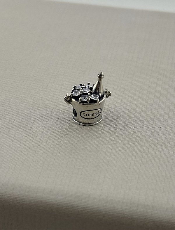 Berloque Cheers na prata 925