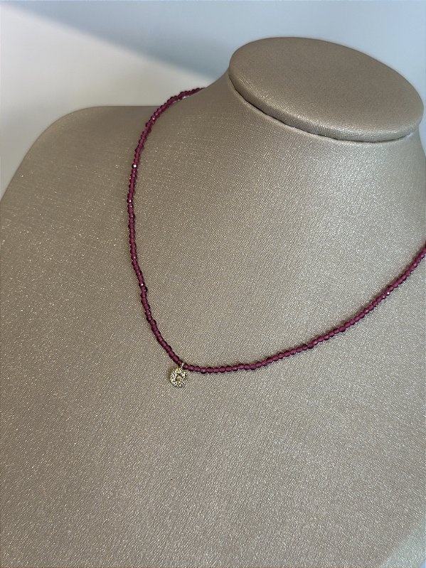 Colar de cristais rubi com letra (escolha a letra)