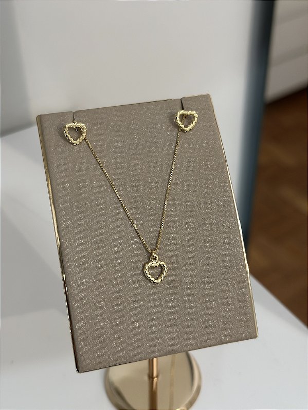 Conjunto coração vazado