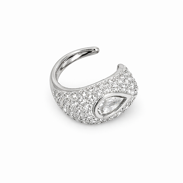 Piercing fake gota cravejado