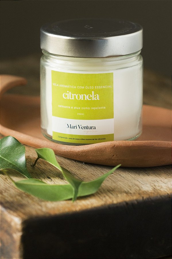 Vela aromatizada com óleo essencial de Citronela
