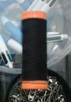 Linha de Costura Preta