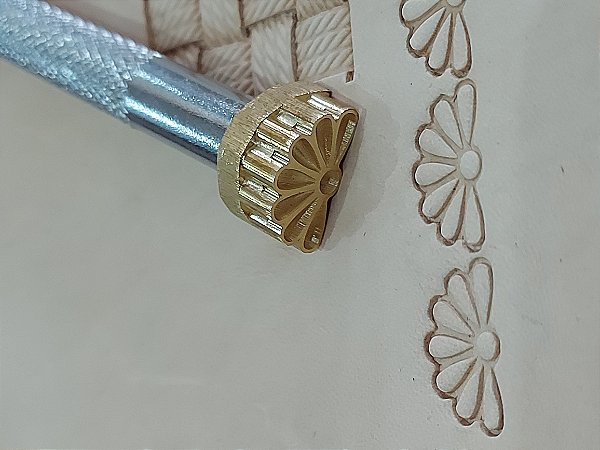 PINO LATÃO P076  Goivinha