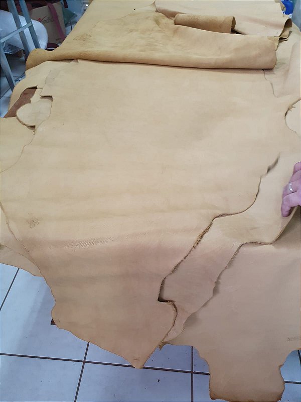 COURO VAQUETA ABUFALADA  CASTOR  2,4MM  2,52MT QUADRADO MEIA BANDA