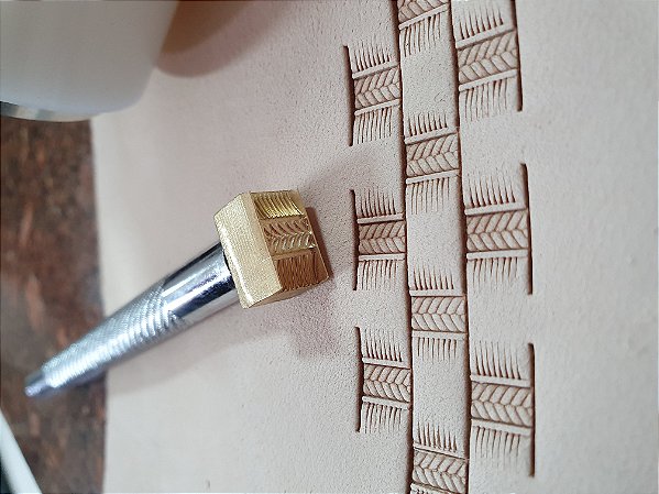 PINO LATÃO P 069 balaio