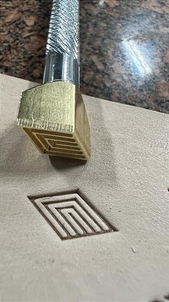 PINO LATÃO Losango  Logo  P229