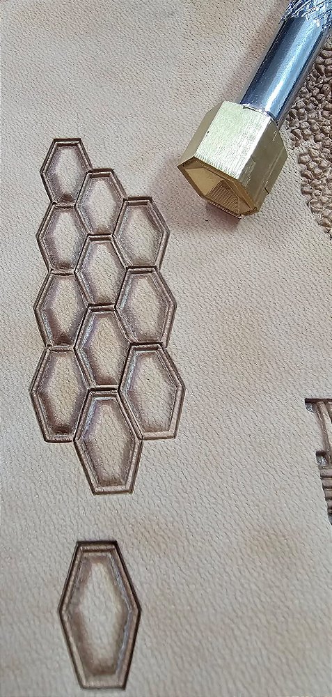 PINO LATÃO  P302 Colmeia