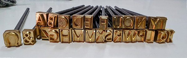 Jogo Letra Latão  0,8cm pode ser aquecido