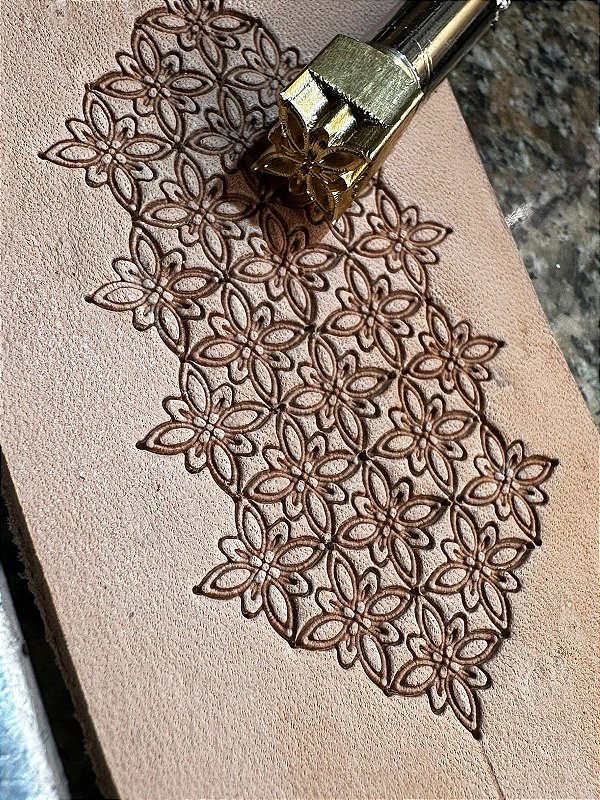 PINO LATÃO  P404 flowers