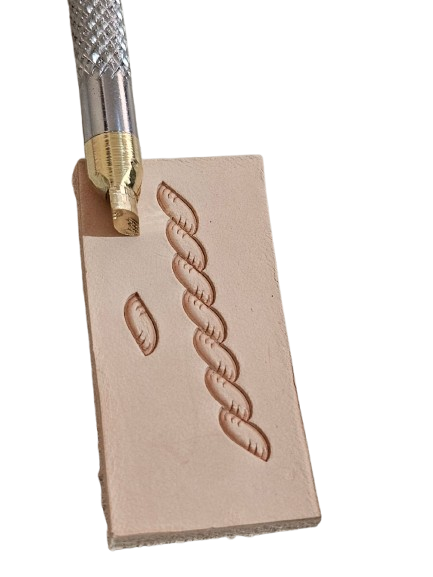 PINO DE LATÃO 956 cordinha 0,9cm por 0,5cm P