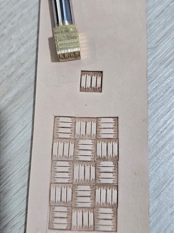 PINO LATÃO P439 (10mm x 10mm) quadradinho