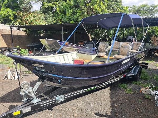 Barco Martinelli Thunder 600 + Yamaha 40 HP 2T Partida Elétrica Fat. PJ + Carreta rodoviária e acessórios de navegação instalados