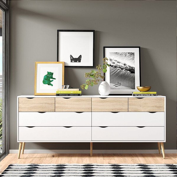 Cômoda com oito gavetas para quarto na cor branco com amadeirado