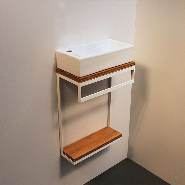 Balcão de banheiro em madeira e metal