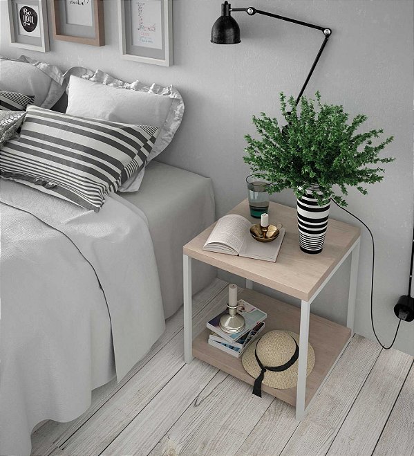 Mesa de apoio com base metálica branca