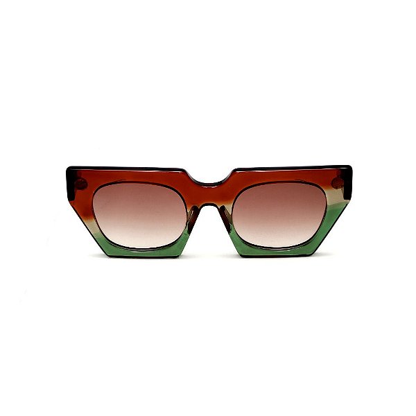 Óculos de Sol Gustavo Eyewear G137 1 nas cores marrom, fumê e verde, hastes marrom e lentes marrom.