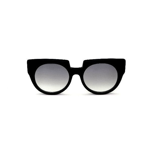 Óculos de Sol Gustavo Eyewear G135 3 na cor preta e hastes animal print. Lentes cinza.