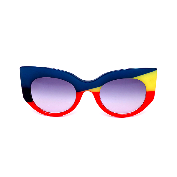 Óculos de Sol G13 1 nas cores azul, amarelo, vermelho e preto com as hastes azuis e lentes cinza. Origem