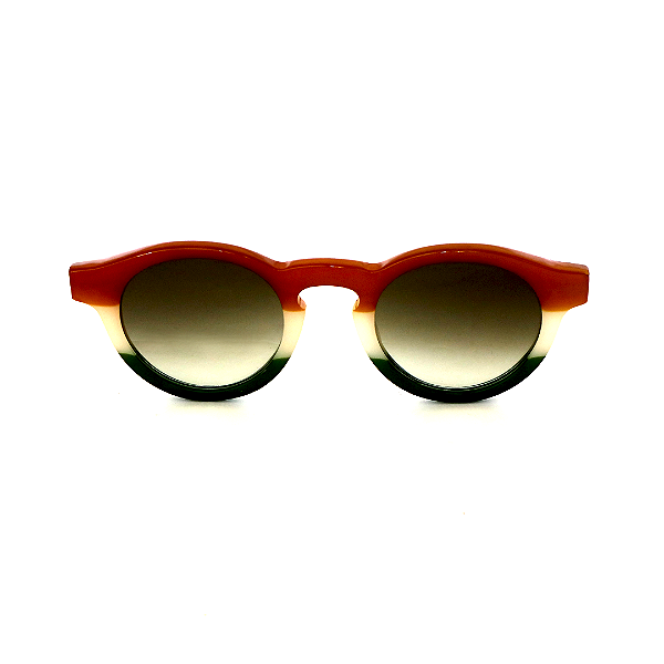 Óculos de Sol Gustavo Eyewear G29 1 nas cores marrom, branco e verde, com as hastes marrom e lentes marrom degradê. Origem