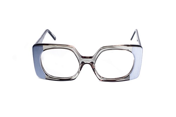 Óculos de Grau G154 5 na cor fumê e película prateada, com as hastes pretas.