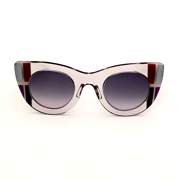 Óculos de Sol Gustavo Eyewear G48 9 em fumê, prata, marrom, violeta e preto, hastes marrom e lentes cinza. Art Deco
