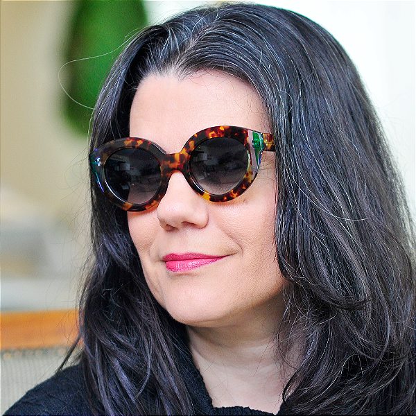 Óculos de Sol Gustavo Eyewear G25 1 Animal Print com listras. Lentes cinza degrade.