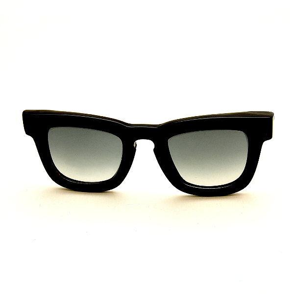 Óculos de Sol Gustavo Eyewear G39 1 Preto com lentes cinza. Black November. Unisex.