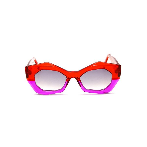 Óculos de sol Gustavo Eyewear G92 1. nas cores vermelho e violeta, com as hastes vermelhas e as lentes cinza degradê.