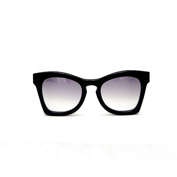 Óculos de sol Gustavo Eyewear G75 4. Cor: Preto. Haste preta. Lentes cinza.