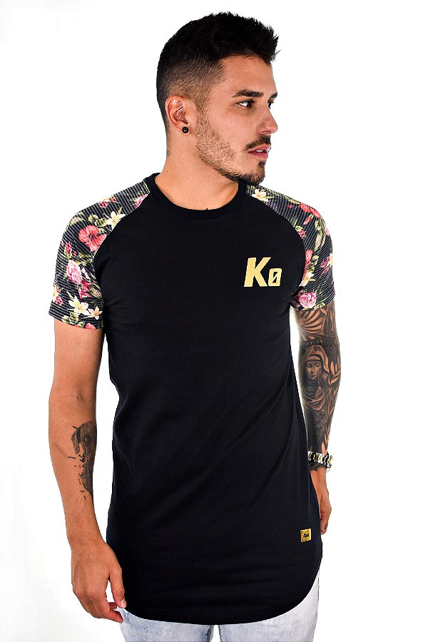Camiseta Longline KØBS Floral and Black - Use Kobs - Vestindo quem tem  estilo